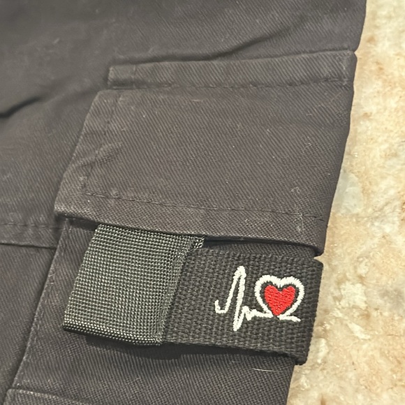 Scrub Shorts New - Picture 5 of 10